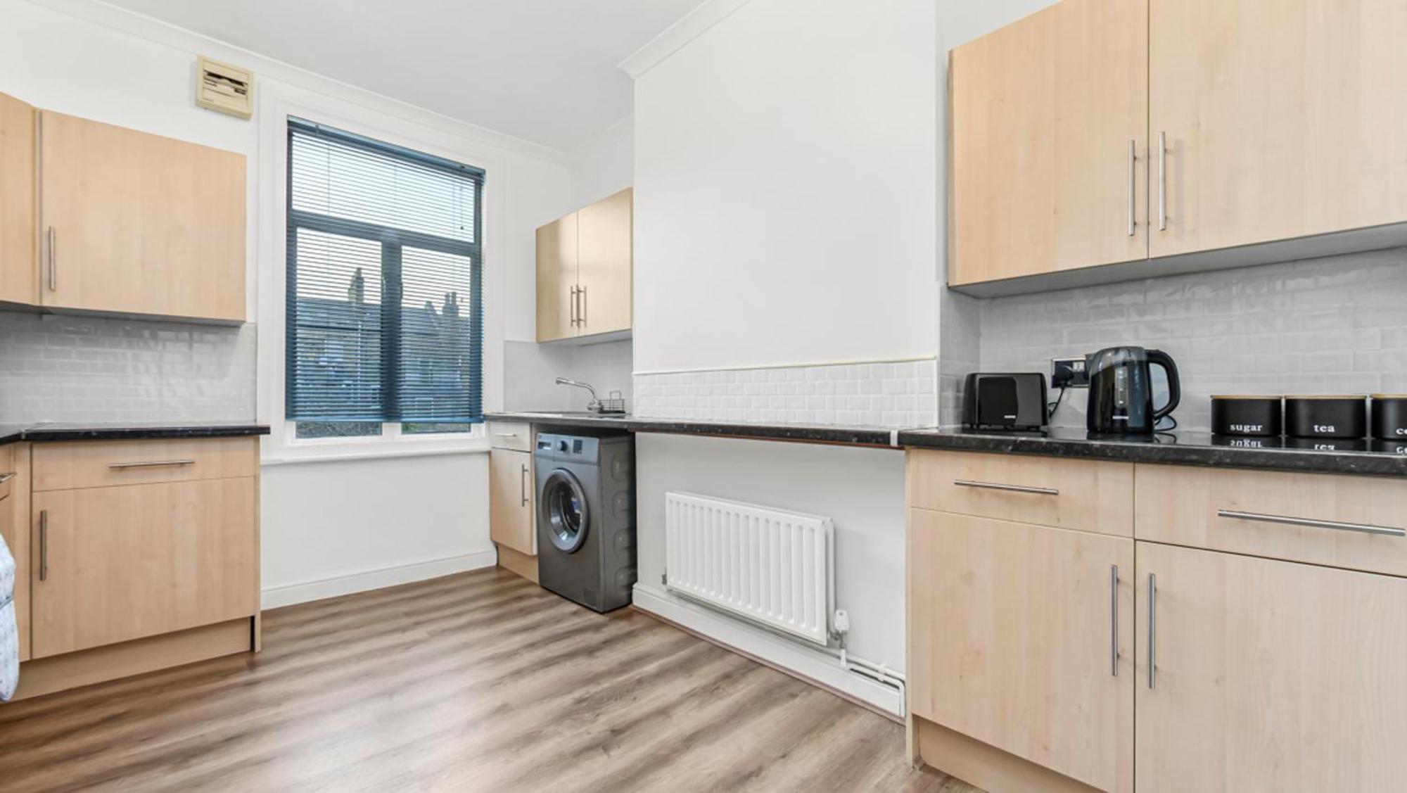 Apartment Excellent 2-bed Flat Near *