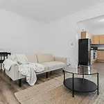 Excellent 2-Bed Flat Near Central London