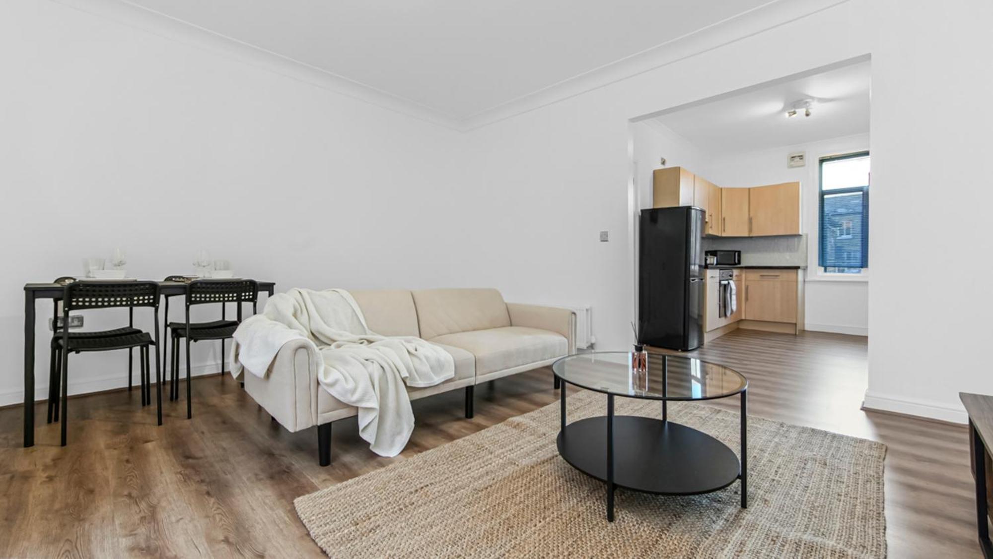 Excellent 2-bed Flat Near Londra