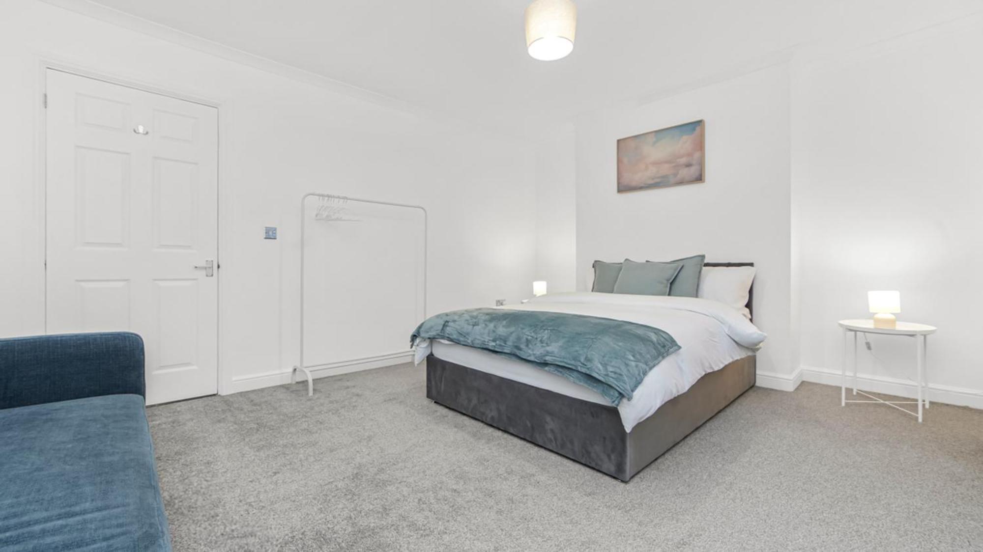 Excellent 2-bed Flat Near Appartamento Londra